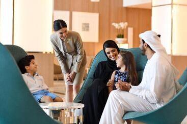 هتل Holiday Inn & Suites Dubai Festival City Mall, An Ihg