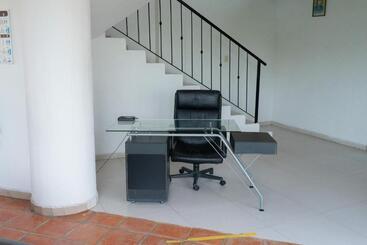 هتل Capital O La Joya Del Lago