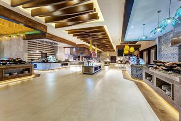 هتل Royalton Bavaro, An Autograph Collection Allinclusive Resort & Casino