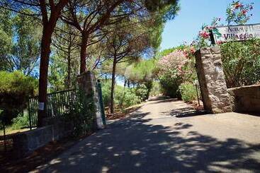 هتل Villaggio Dei Pini