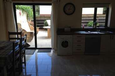 هتل Willows B&b