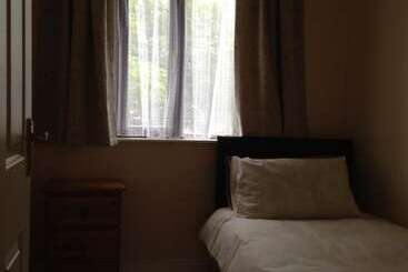 هتل Willows B&b