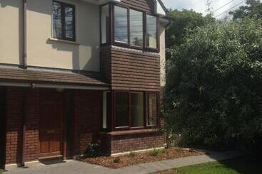 هتل Willows B&b
