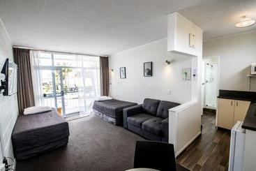 مُتل Aura Accommodation