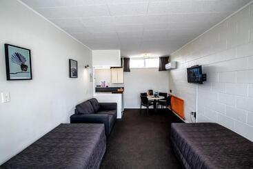 مُتل Aura Accommodation