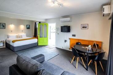 مُتل Aura Accommodation