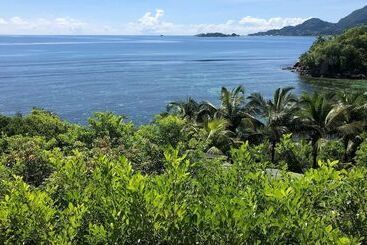 South Point Villas Cerf Island