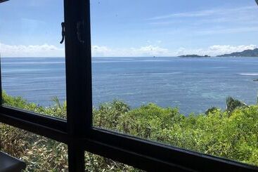 South Point Villas Cerf Island