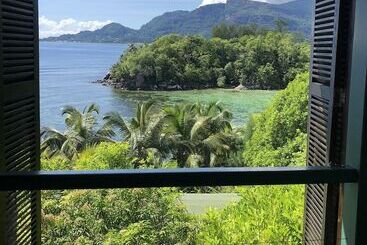 South Point Villas Cerf Island