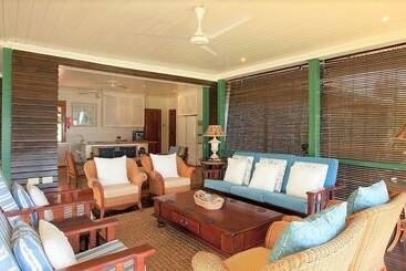 South Point Villas Cerf Island