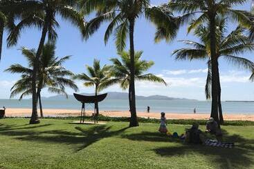 Yongala Lodge By The Strand