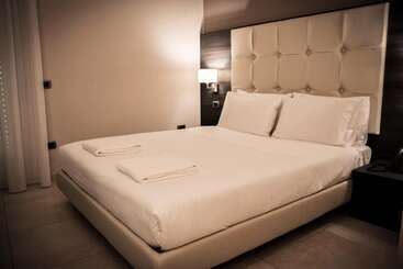 تختخواب و صبحانه Brain Rooms & Suite