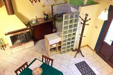 تختخواب و صبحانه Casa Fiorita