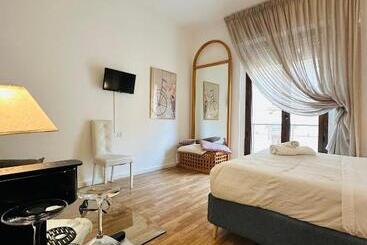 هتل B&b Degli Artisti Suite