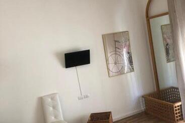 هتل B&b Degli Artisti Suite