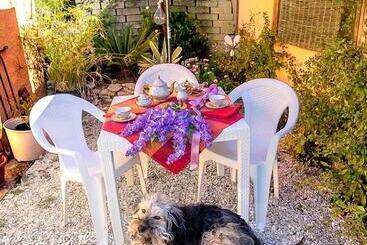 هتل B&b Glicine