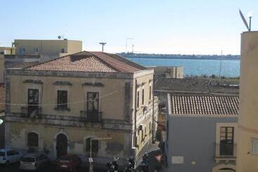 هتل B&b Mare Di S. Lucia