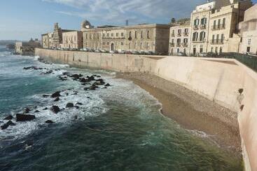 هتل B&b Mare Di S. Lucia