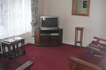 هتل Clon Ross Guesthouse