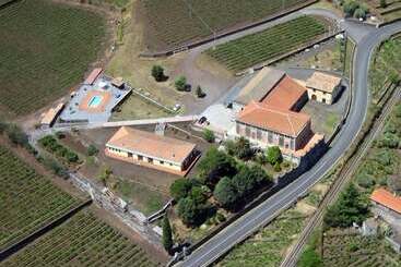 هتل Etna Wine Agriturismo