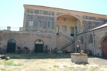 هتل Etna Wine Agriturismo