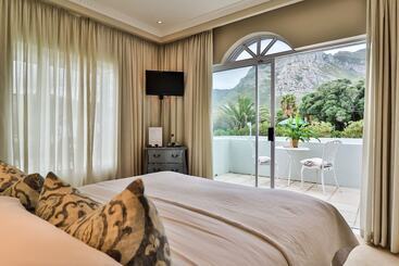 هتل Hermanus Beachfront Lodge   Solar Power