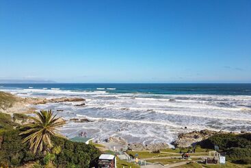 هتل Hermanus Beachfront Lodge   Solar Power