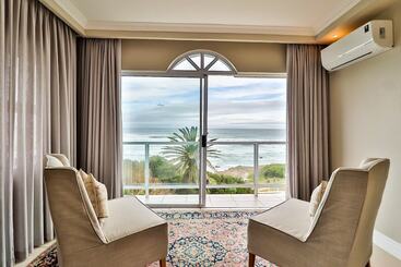 هتل Hermanus Beachfront Lodge   Solar Power