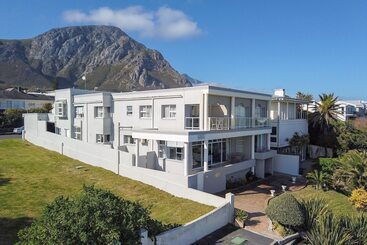 هتل Hermanus Beachfront Lodge   Solar Power