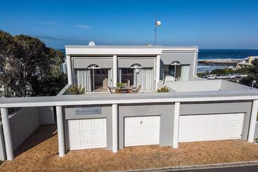 هتل Hermanus Beachfront Lodge   Solar Power