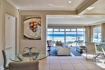 هتل Hermanus Beachfront Lodge   Solar Power