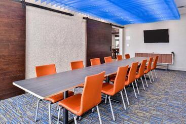 هتل Holiday Inn Express   Early, An Ihg