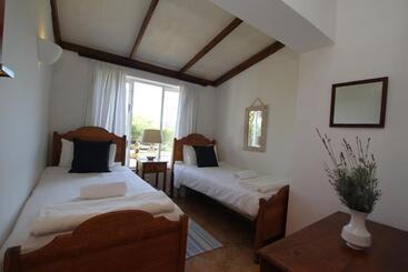 هتل The Whaling Station Guesthouse