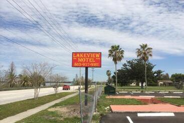 Lakeview Motel