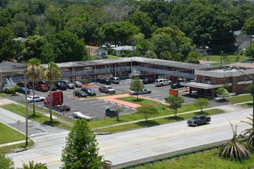 Lakeview Motel