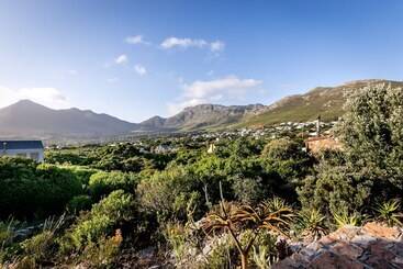 Leopardstone Hill