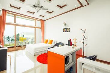 Sea & Pine Pension