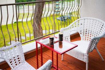 Sea & Pine Pension