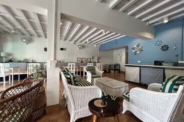 پانسیون Nautical Home B&b Khaolak