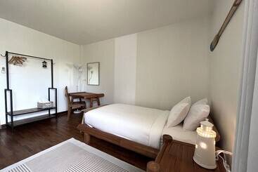 پانسیون Nautical Home B&b Khaolak