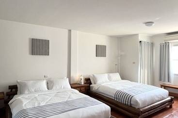 پانسیون Nautical Home B&b Khaolak