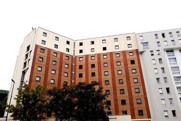 Art Hotel Paris Est - Pantin