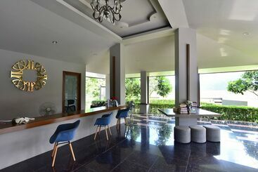 هتل Asara Private Beach Resort