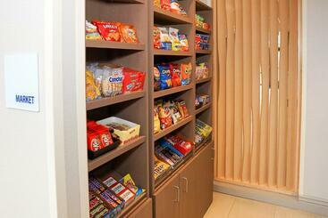 هتل Holiday Inn Express & Suites Aurora Medical Campus, An Ihg
