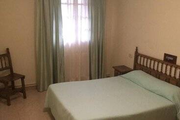 هتل Hostal O Cristo