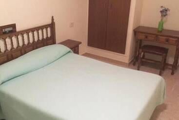 هتل Hostal O Cristo