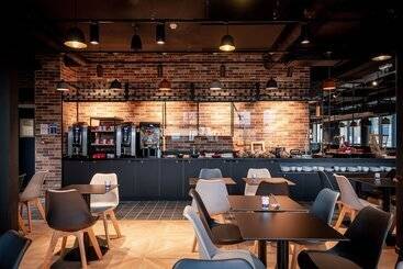 هتل Ibis Budget Valenciennes Petiteforet