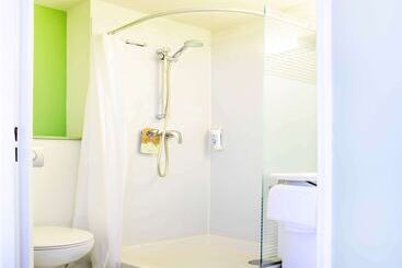 هتل Ibis Budget Valenciennes Petiteforet