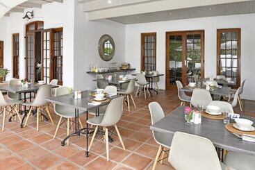 پانسیون Mont D'or Franschhoek