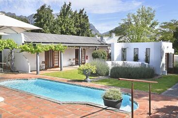 پانسیون Mont D'or Franschhoek